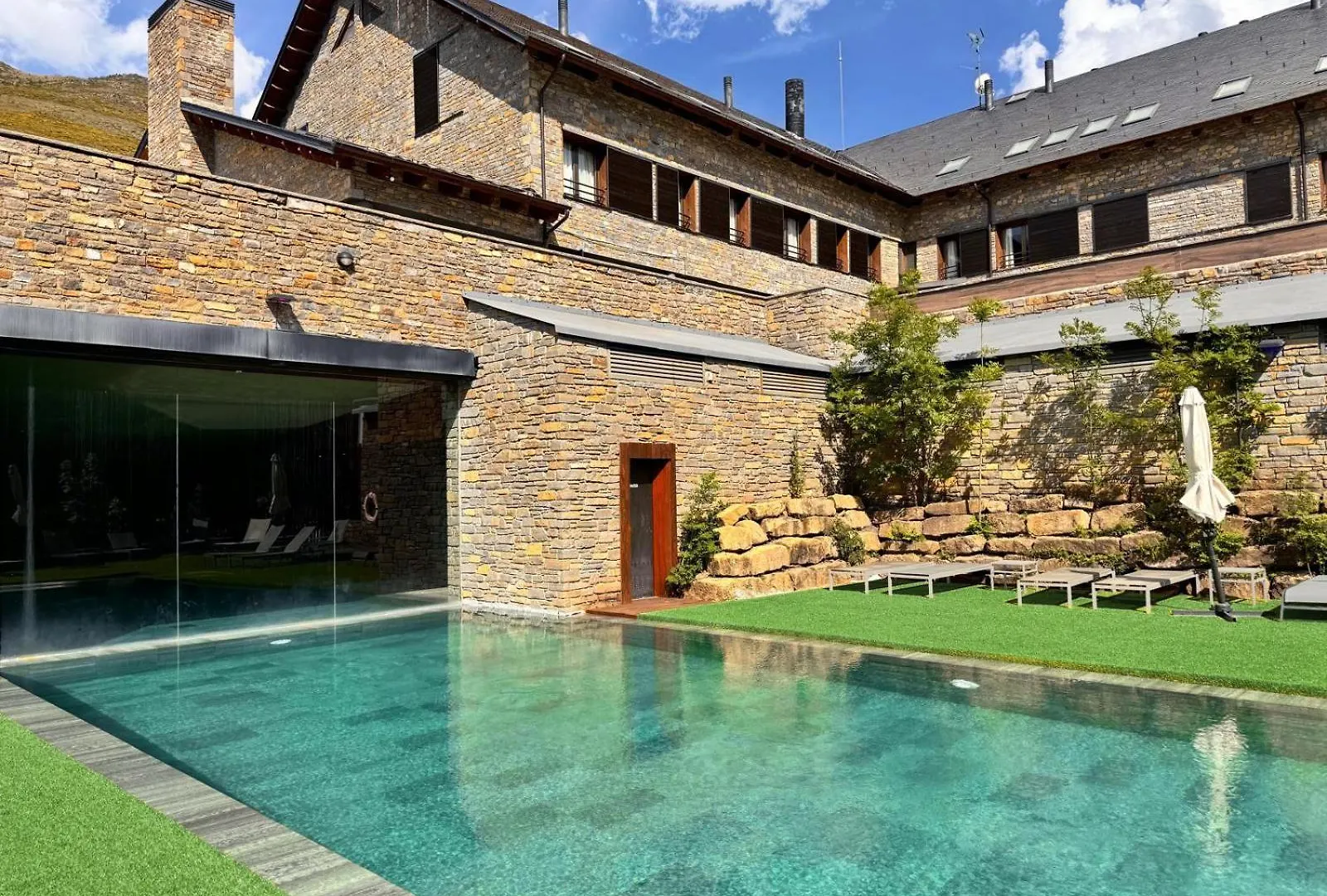 Aparthotel Siente Boi & Spa Pla de l'Ermita 4*,  Spain